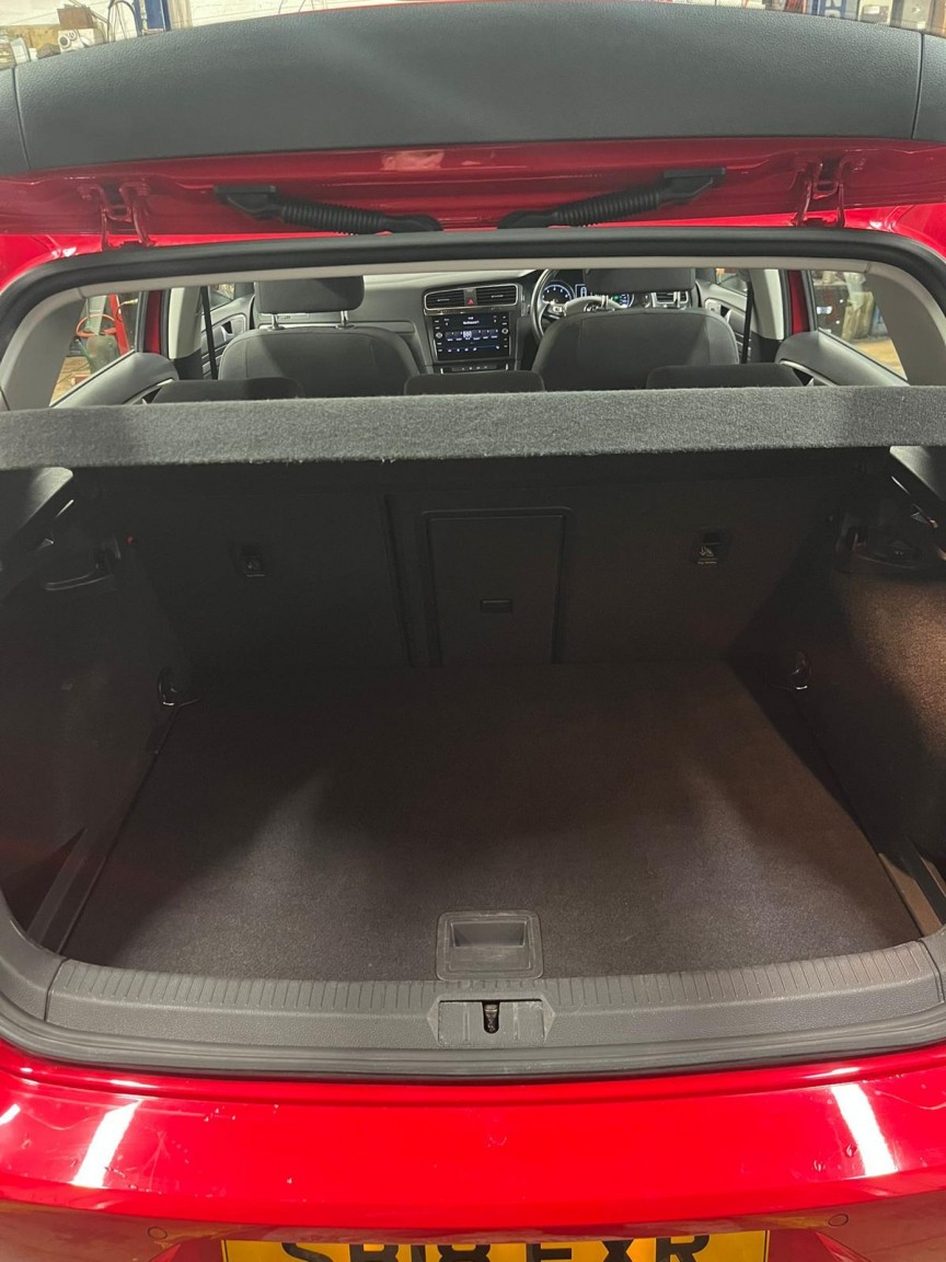 Used Volkswagen Golf 2018 for sale - 77264507: Photo 8