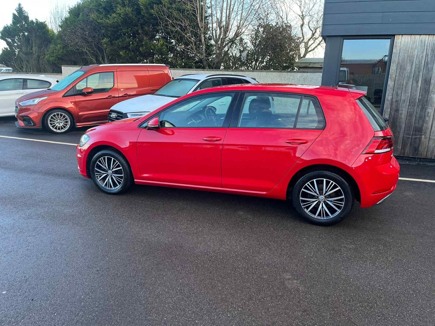 Used Volkswagen Golf 2018 for sale - 77113096: Photo 2
