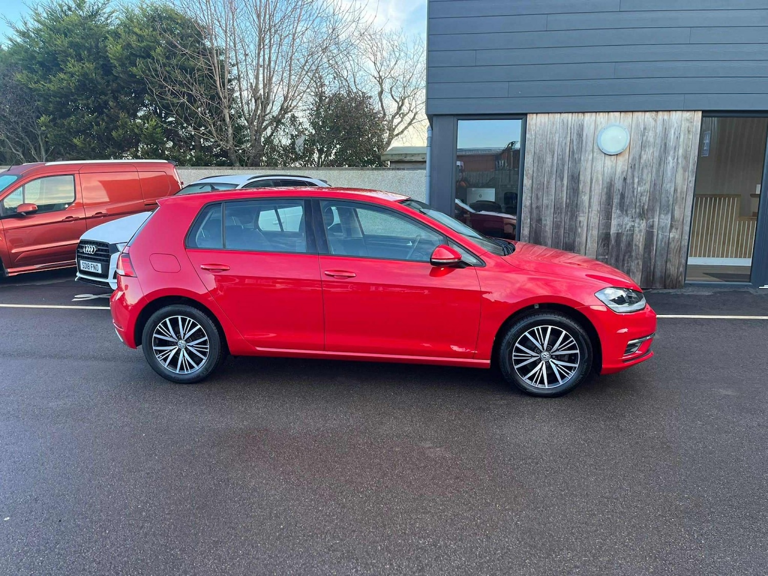 Used Volkswagen Golf 2018 for sale - 77113096: Photo 3