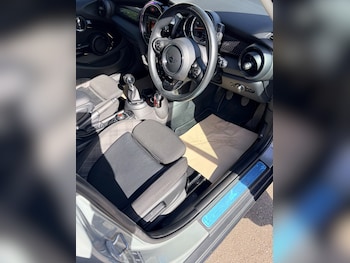 Used MINI Hatch 2018 for sale - 78852521: Photo