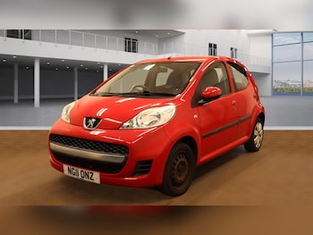 Used Peugeot 107 2011 for sale - 76120403: Photo 2