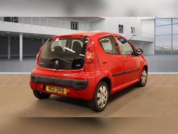 Used Peugeot 107 2011 for sale - 76120403: Photo 4