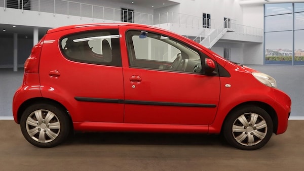 Used Peugeot 107 2011 for sale - 76120403: Photo 5
