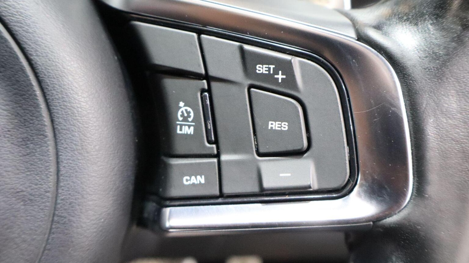 Used Jaguar F-Pace 2018 for sale - 77228250: Photo 11