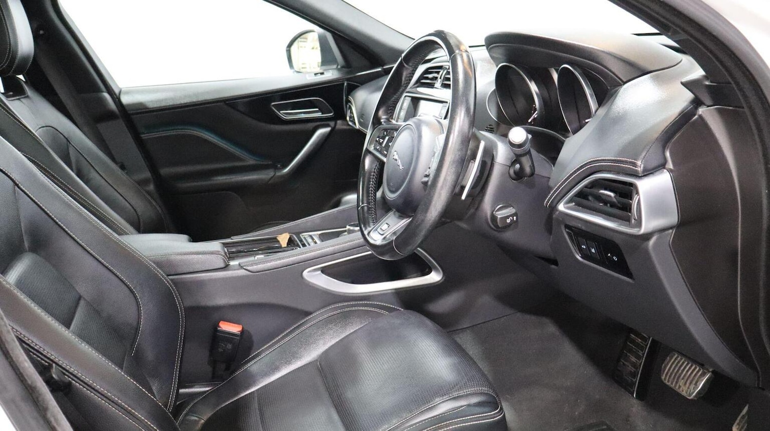 Used Jaguar F-Pace 2018 for sale - 77228250: Photo 22