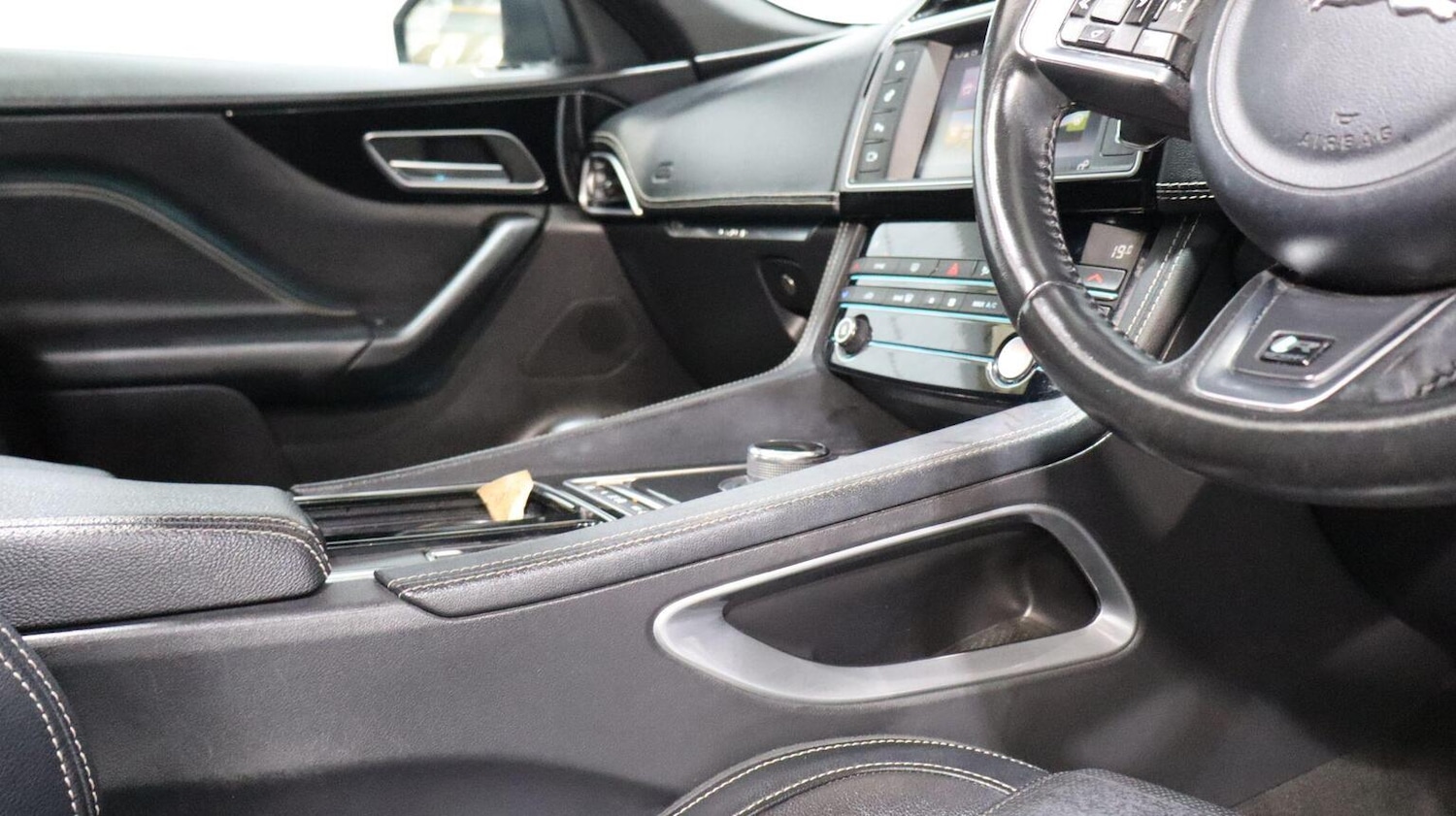 Used Jaguar F-Pace 2018 for sale - 77228250: Photo 25