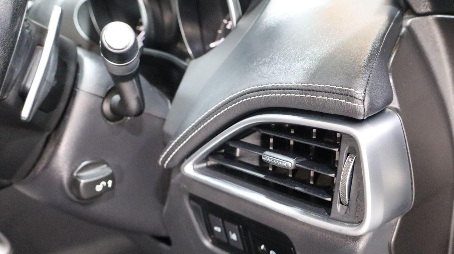 Used Jaguar F-Pace 2018 for sale - 77228250: Photo 30