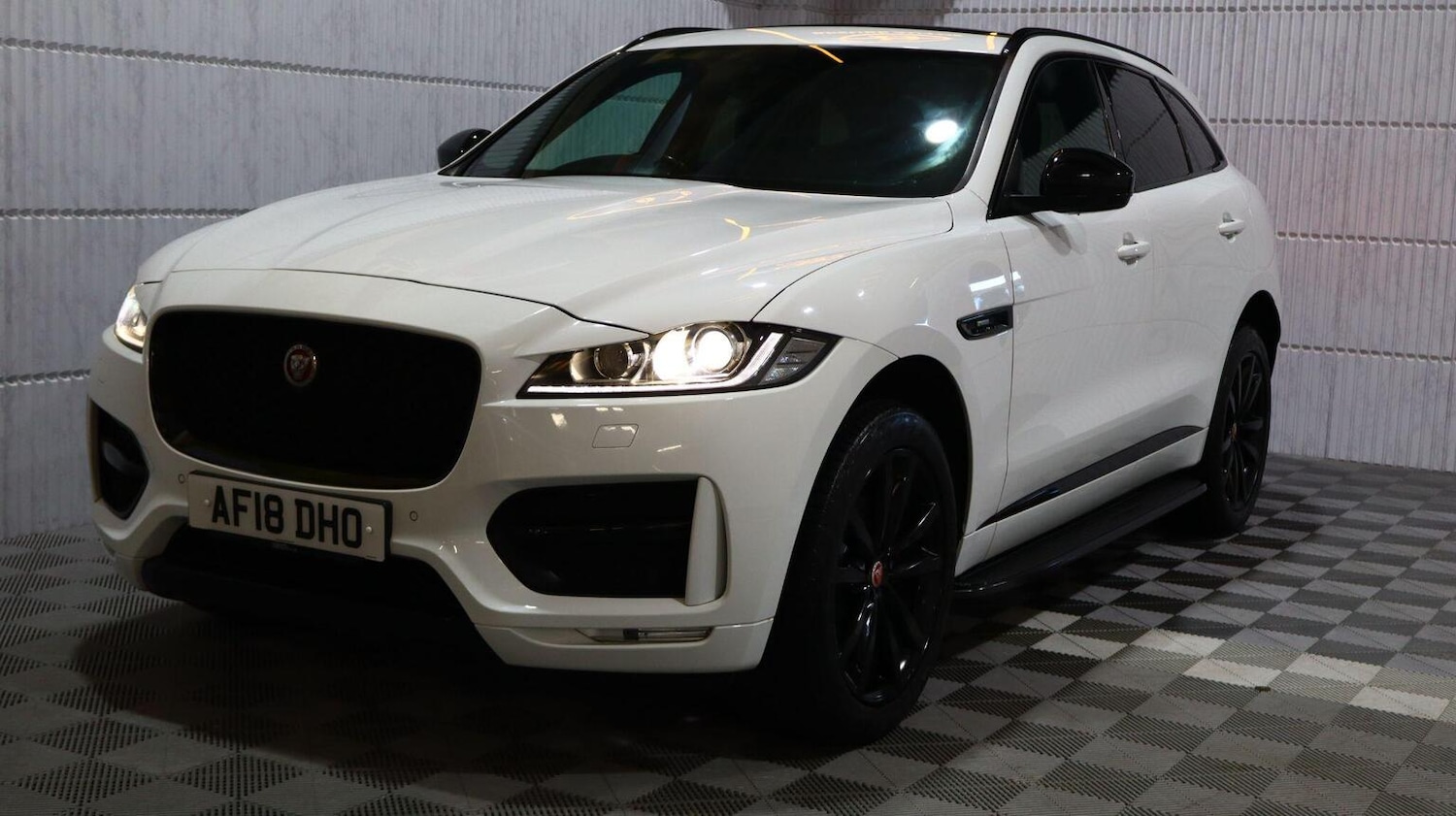 Used Jaguar F-Pace 2018 for sale - 77228250: Photo 34