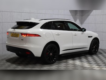 Used Jaguar F-Pace 2018 for sale - 77228250: Photo