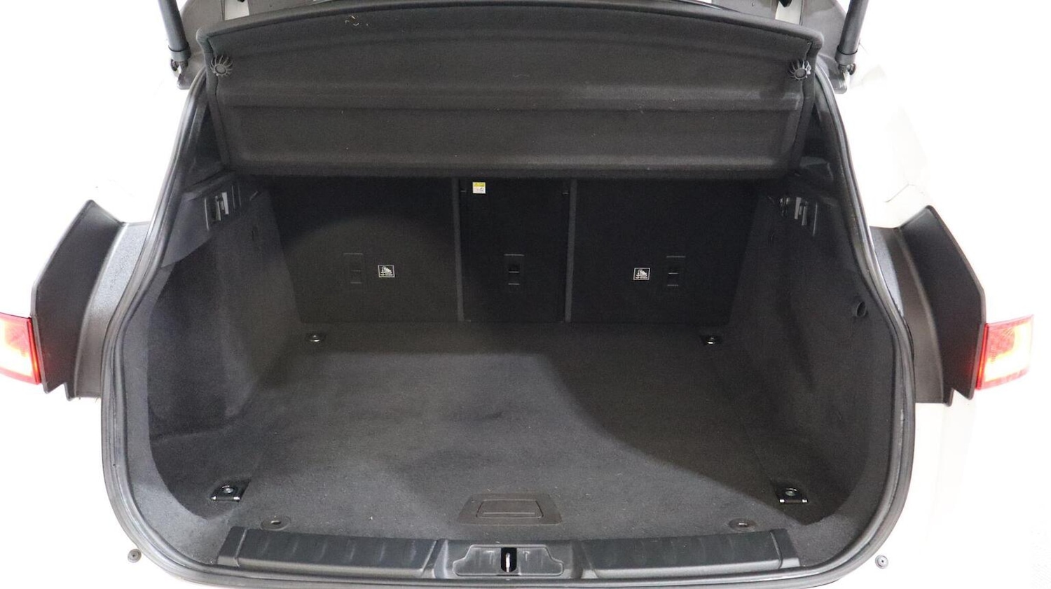 Used Jaguar F-Pace 2018 for sale - 77228250: Photo 64