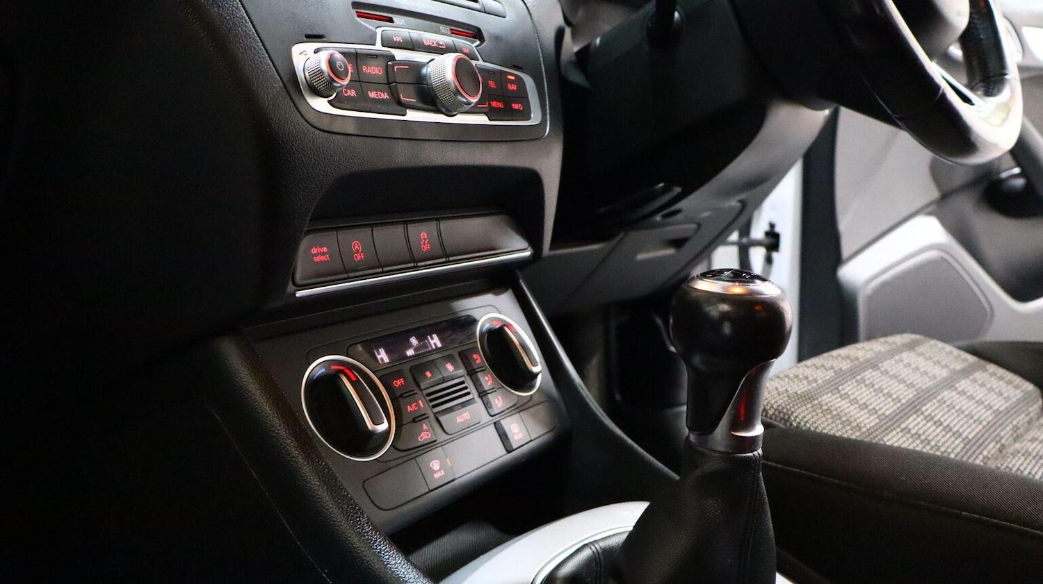 Used Audi Q3 2016 for sale - 78038955: Photo 19