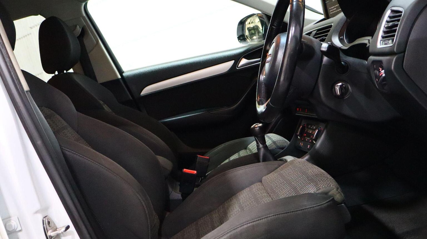 Used Audi Q3 2016 for sale - 78038955: Photo 3