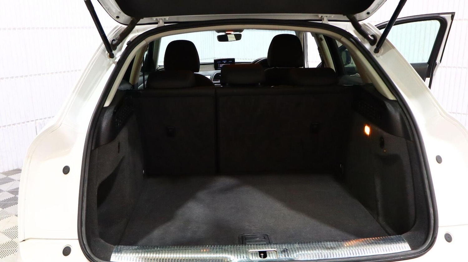 Used Audi Q3 2016 for sale - 78018351: Photo 70