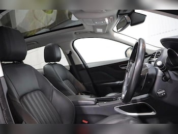 Used Jaguar F-Pace 2018 for sale - 77189231: Photo