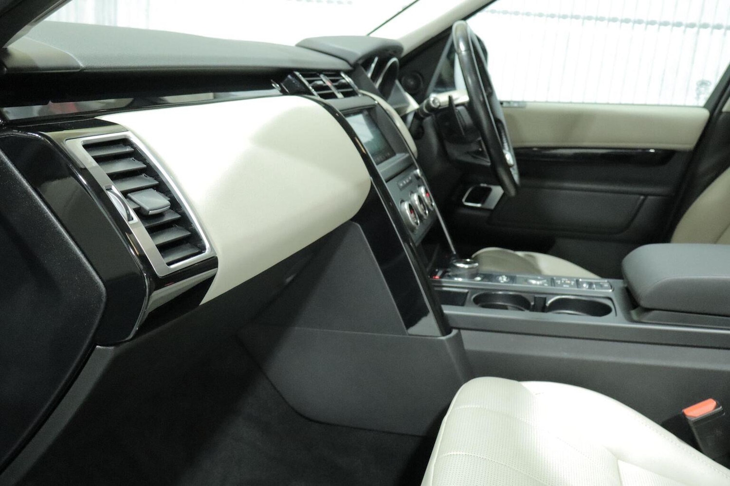 Used Land Rover Discovery 2019 for sale - 76521101: Photo 14