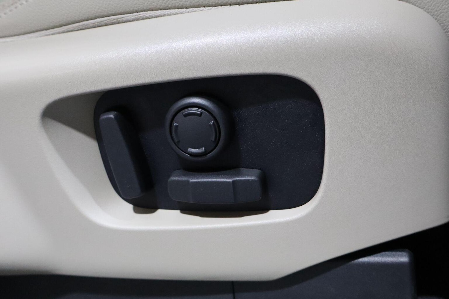 Used Land Rover Discovery 2019 for sale - 76521101: Photo 83