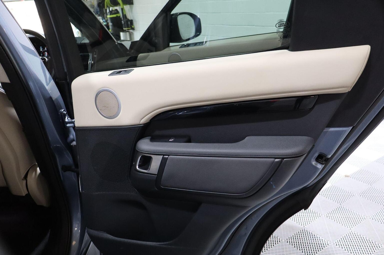 Used Land Rover Discovery 2019 for sale - 76521101: Photo 84