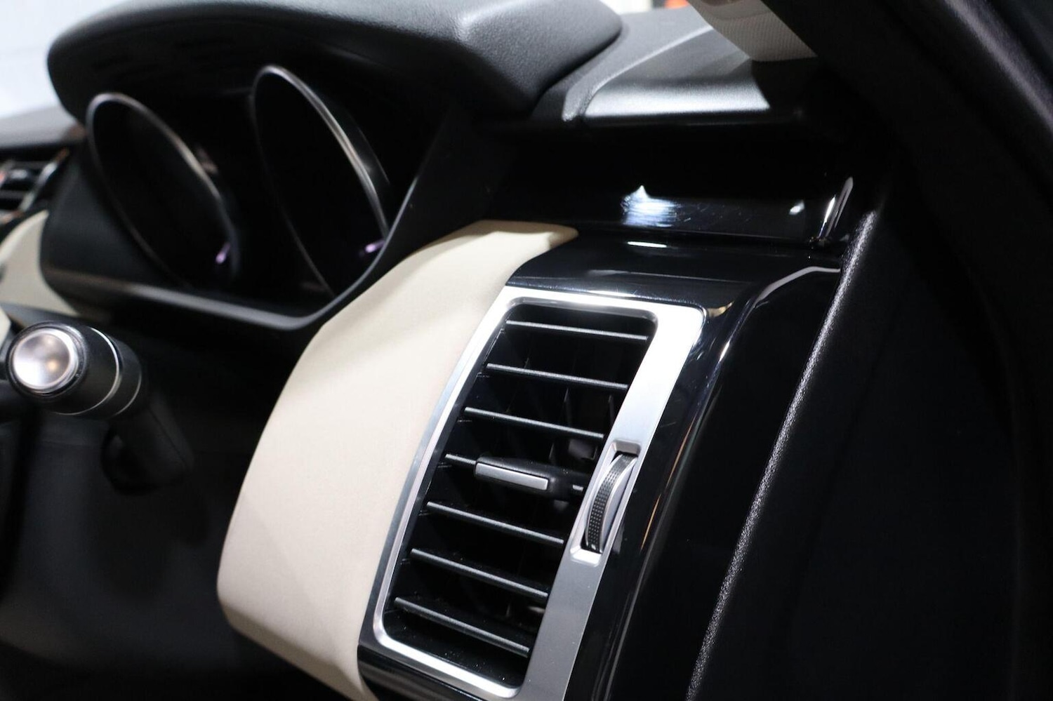 Used Land Rover Discovery 2019 for sale - 76521101: Photo 87