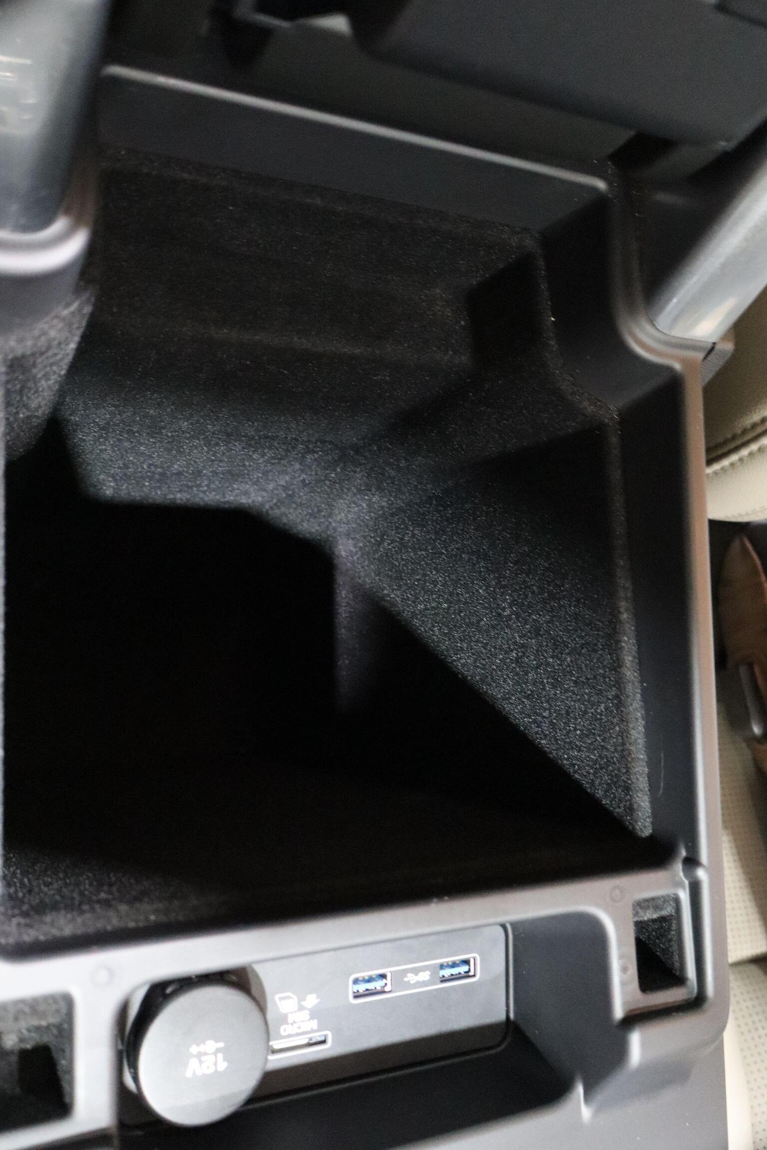 Used Land Rover Discovery 2019 for sale - 76521101: Photo 89