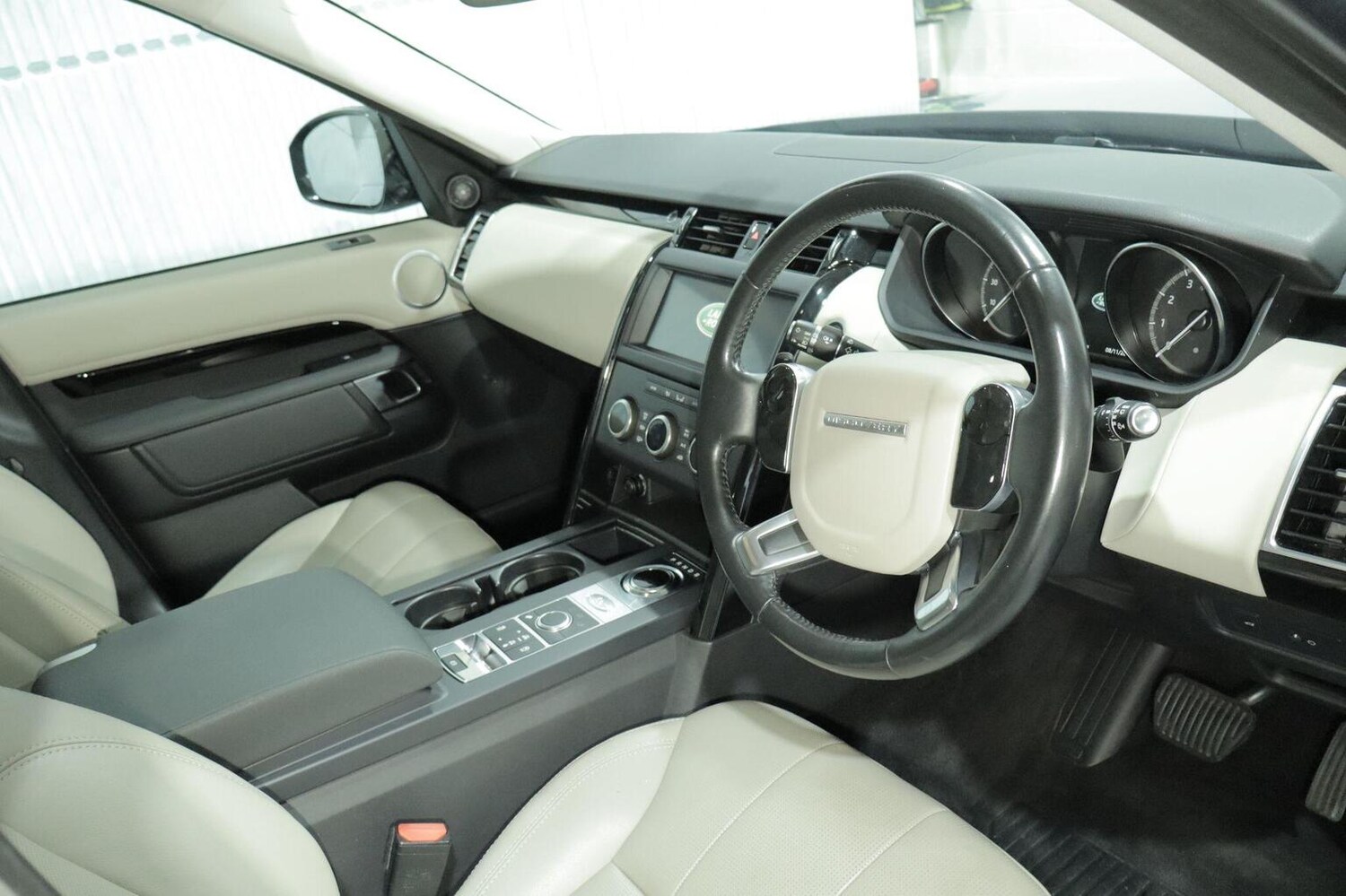 Used Land Rover Discovery 2019 for sale - 76521101: Photo 96