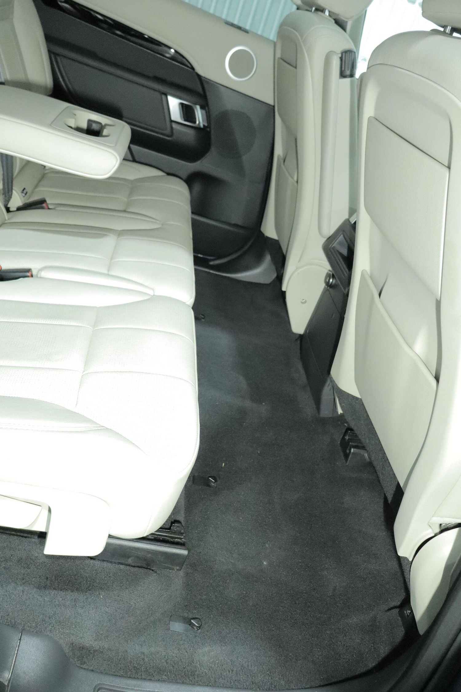 Used Land Rover Discovery 2019 for sale - 76521101: Photo 98