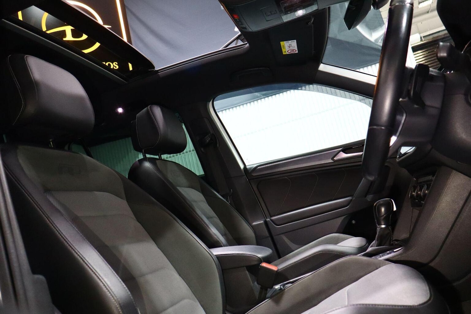 Used Volkswagen Tiguan 2018 for sale - 77478137: Photo 3