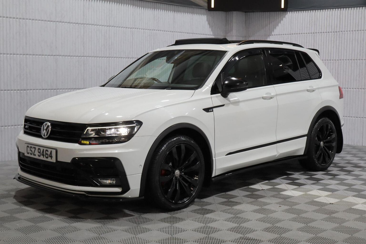 Used Volkswagen Tiguan 2018 for sale - 77478137: Photo 4