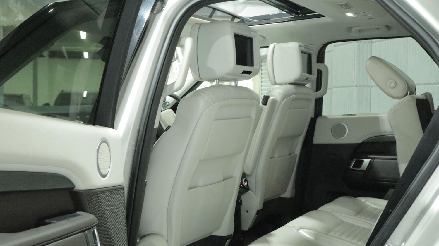 Used Land Rover Discovery 2017 for sale - 77639203: Photo 30