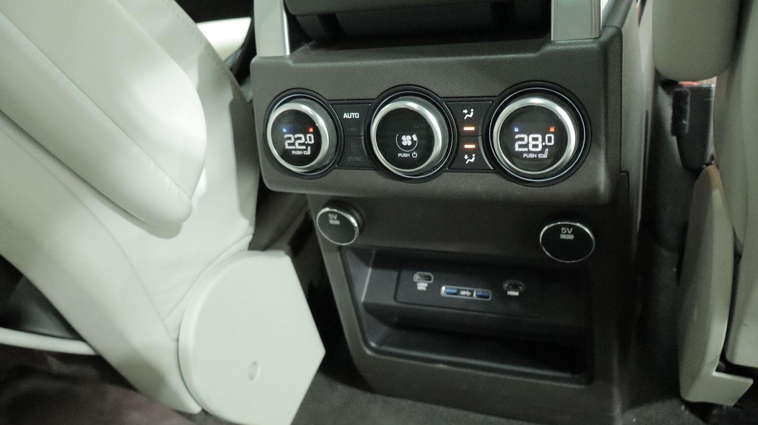 Used Land Rover Discovery 2017 for sale - 77639203: Photo 32