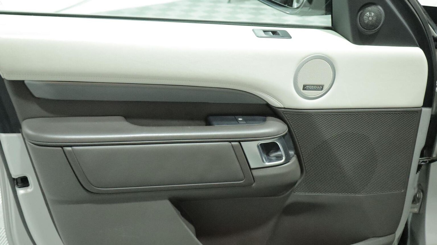 Used Land Rover Discovery 2017 for sale - 77639203: Photo 35