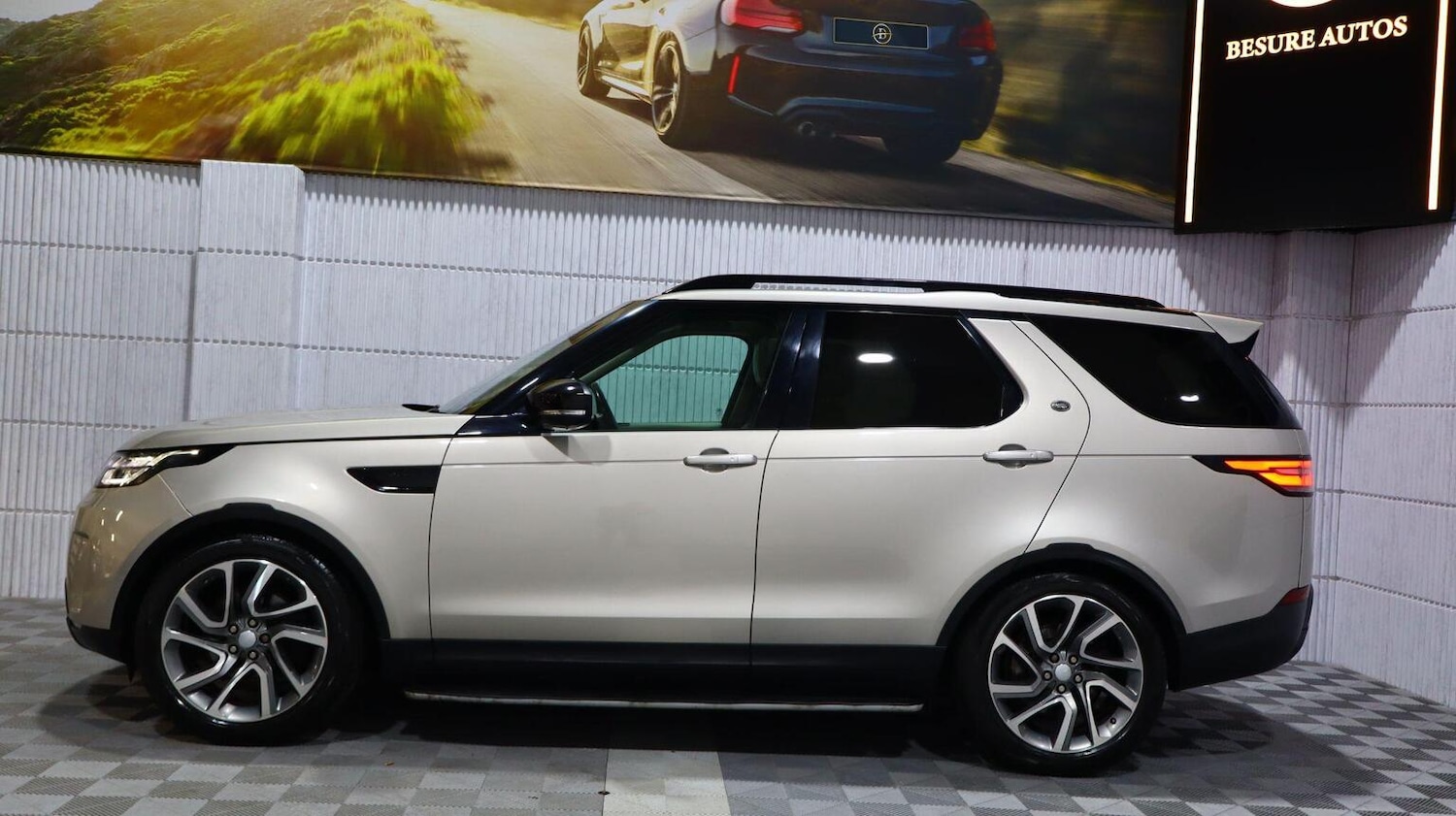 Used Land Rover Discovery 2017 for sale - 77639203: Photo 4