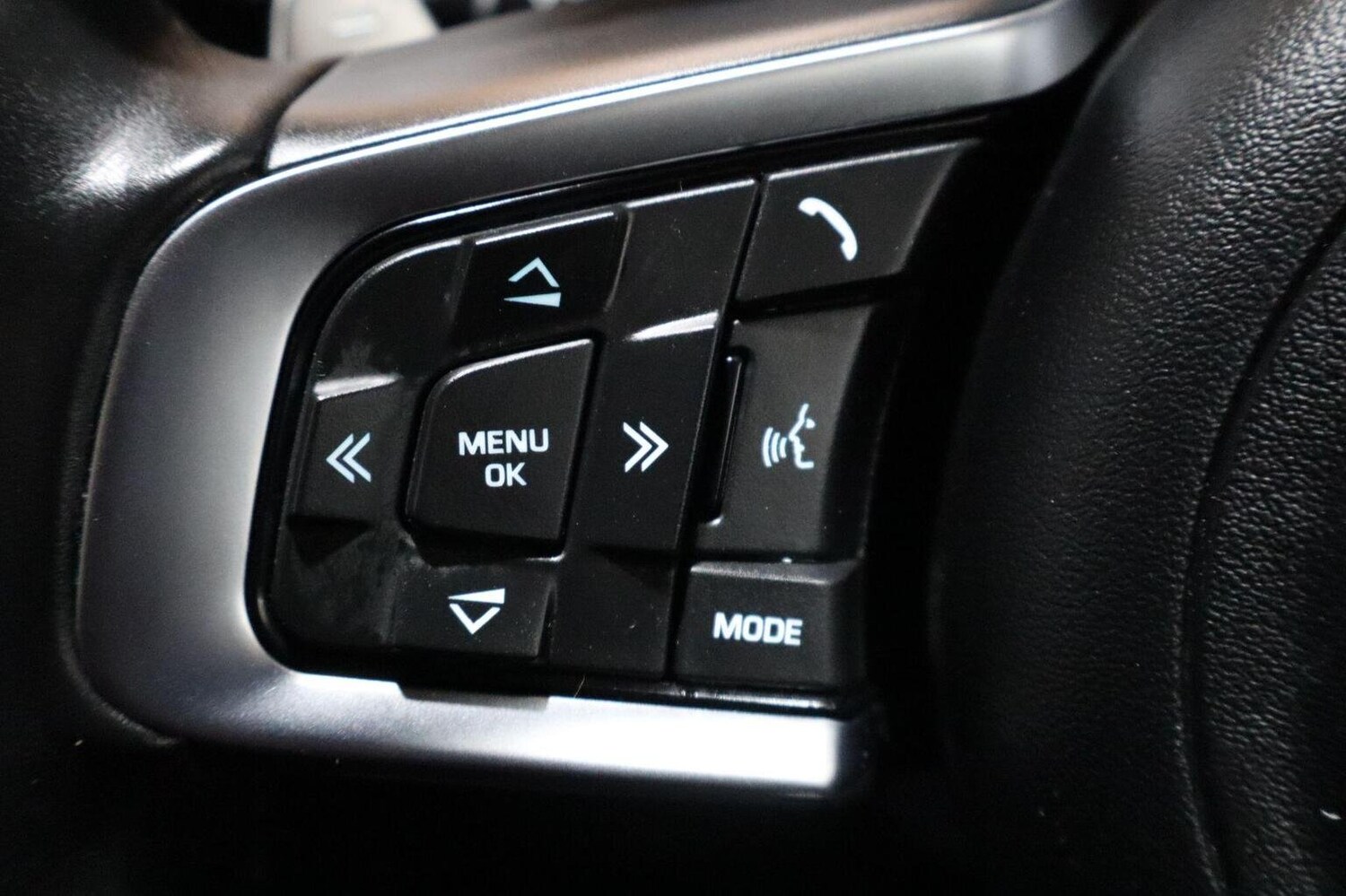 Used Jaguar F-Pace 2019 for sale - 76211864: Photo 10