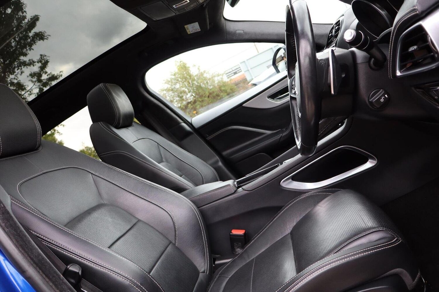 Used Jaguar F-Pace 2019 for sale - 76211864: Photo 3