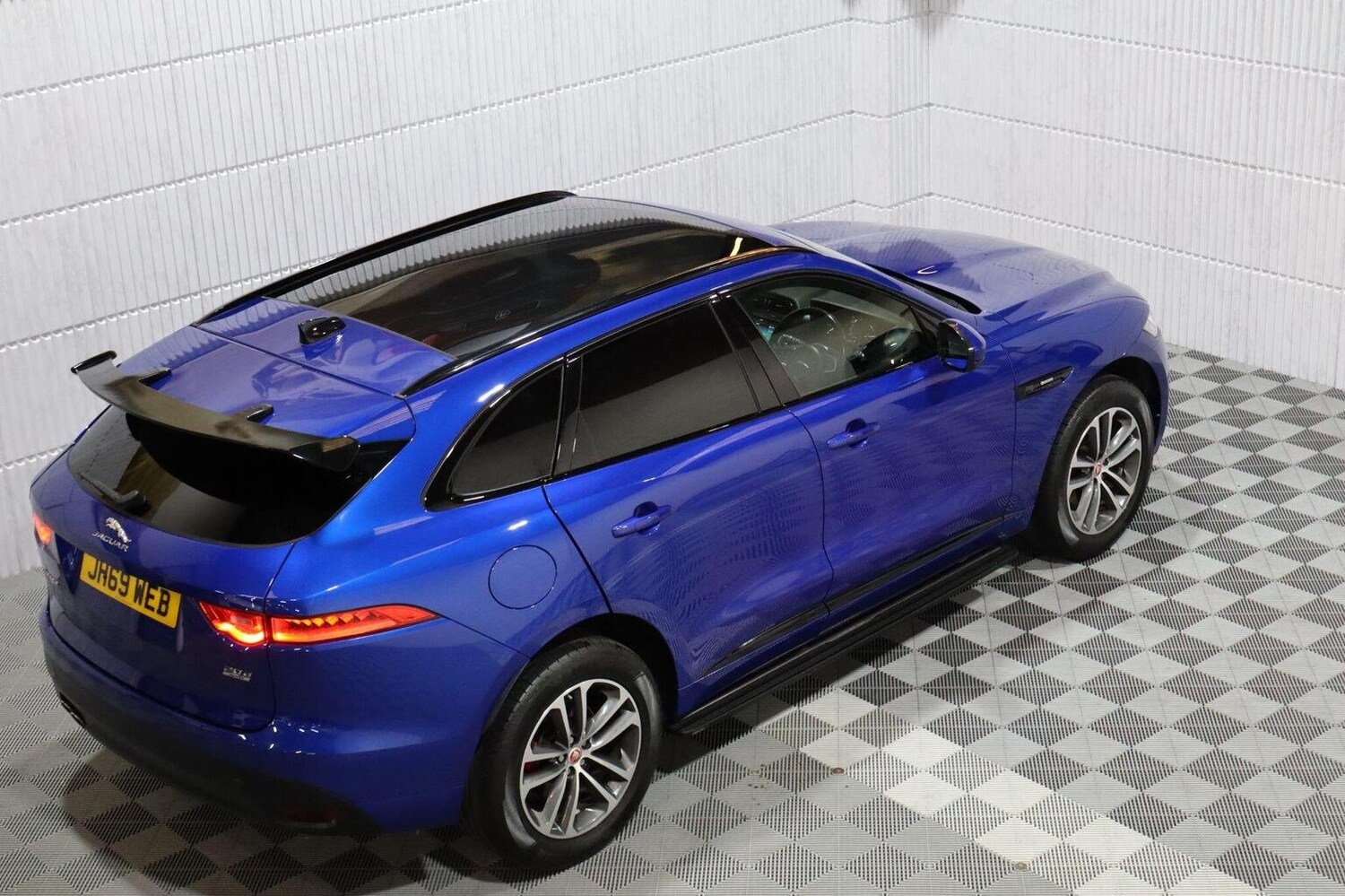 Used Jaguar F-Pace 2019 for sale - 76211864: Photo 4