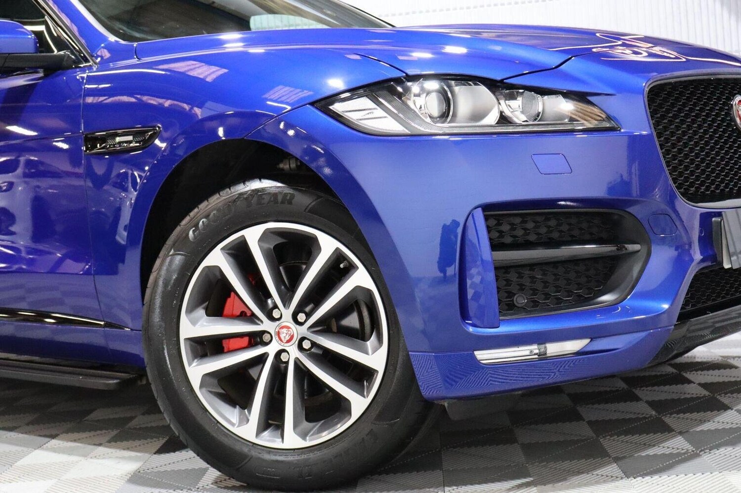 Used Jaguar F-Pace 2019 for sale - 76211864: Photo 8