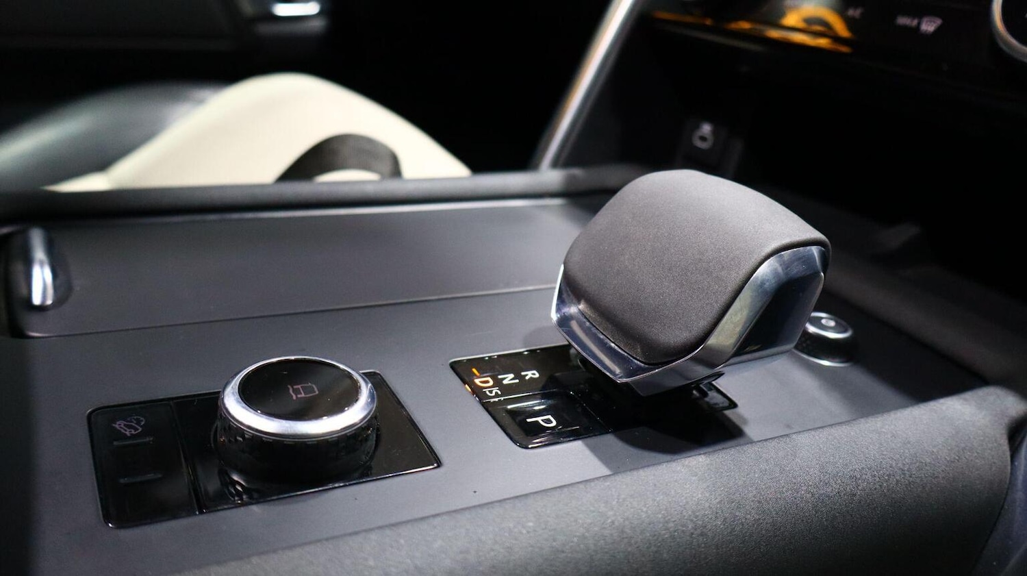 Used Land Rover Discovery 2021 for sale - 77977079: Photo 39