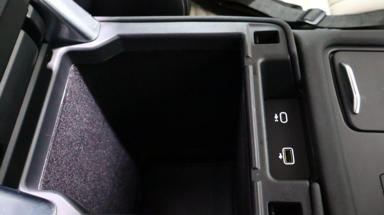 Used Land Rover Discovery 2021 for sale - 77977079: Photo 48