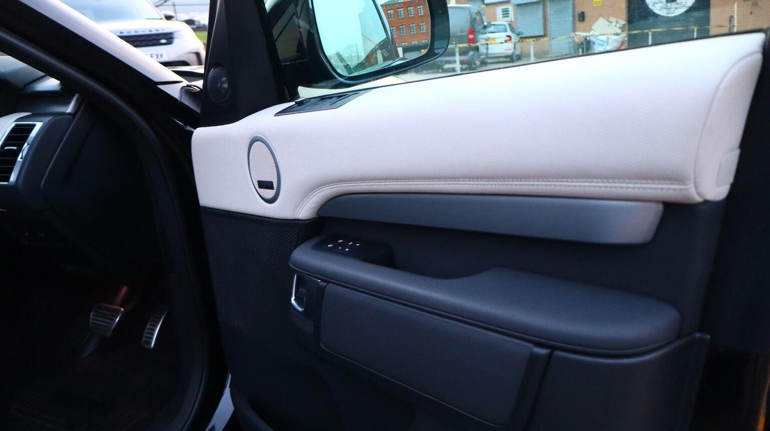 Used Land Rover Discovery 2021 for sale - 77977079: Photo 56