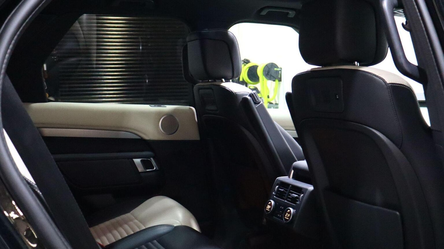 Used Land Rover Discovery 2021 for sale - 77977079: Photo 92