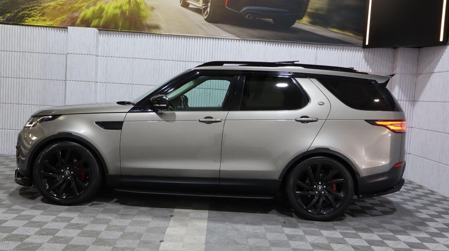 Used Land Rover Discovery 2018 for sale - 78060536: Photo 18