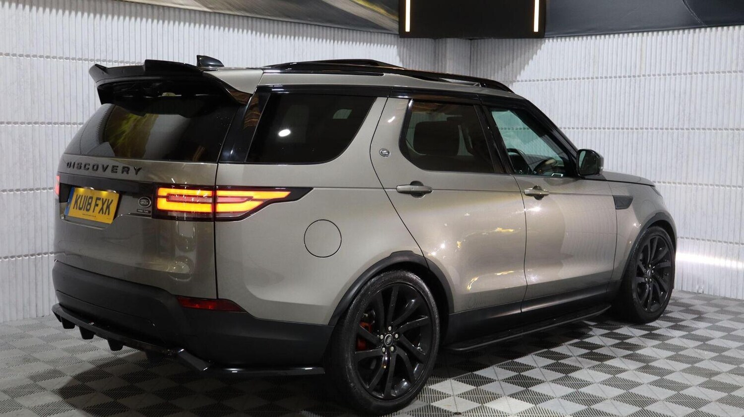 Used Land Rover Discovery 2018 for sale - 78060536: Photo 33