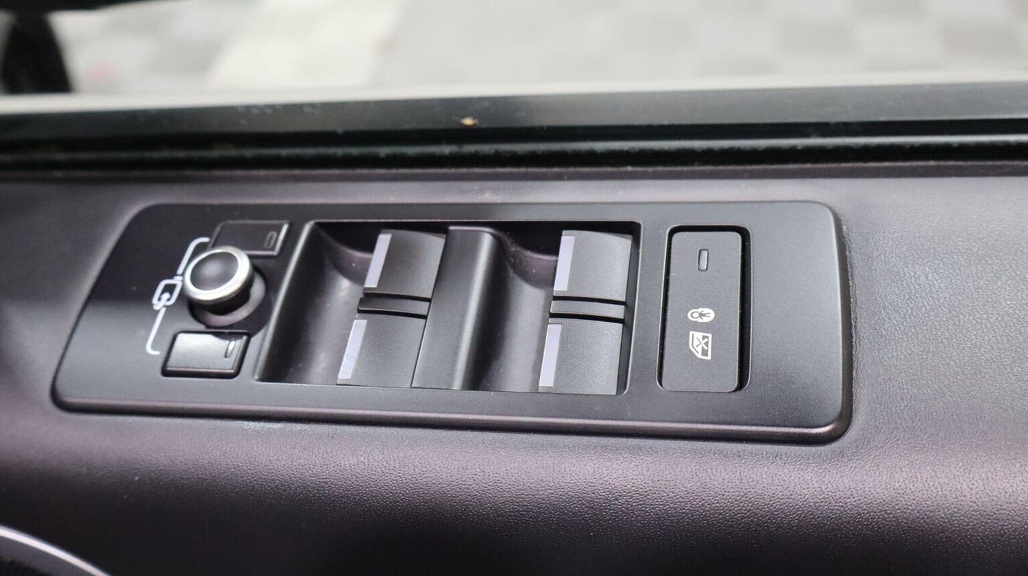 Used Land Rover Discovery 2018 for sale - 78060536: Photo 49