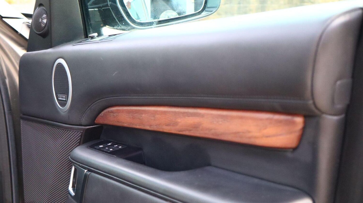 Used Land Rover Discovery 2018 for sale - 78060536: Photo 58