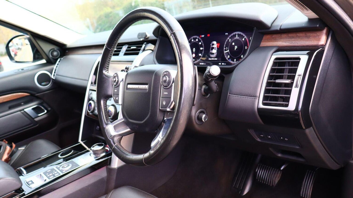 Used Land Rover Discovery 2018 for sale - 78060536: Photo 62