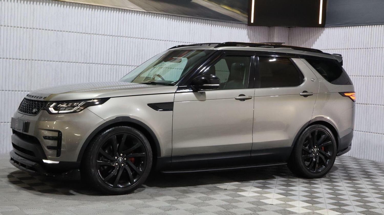 Used Land Rover Discovery 2018 for sale - 78060536: Photo 8