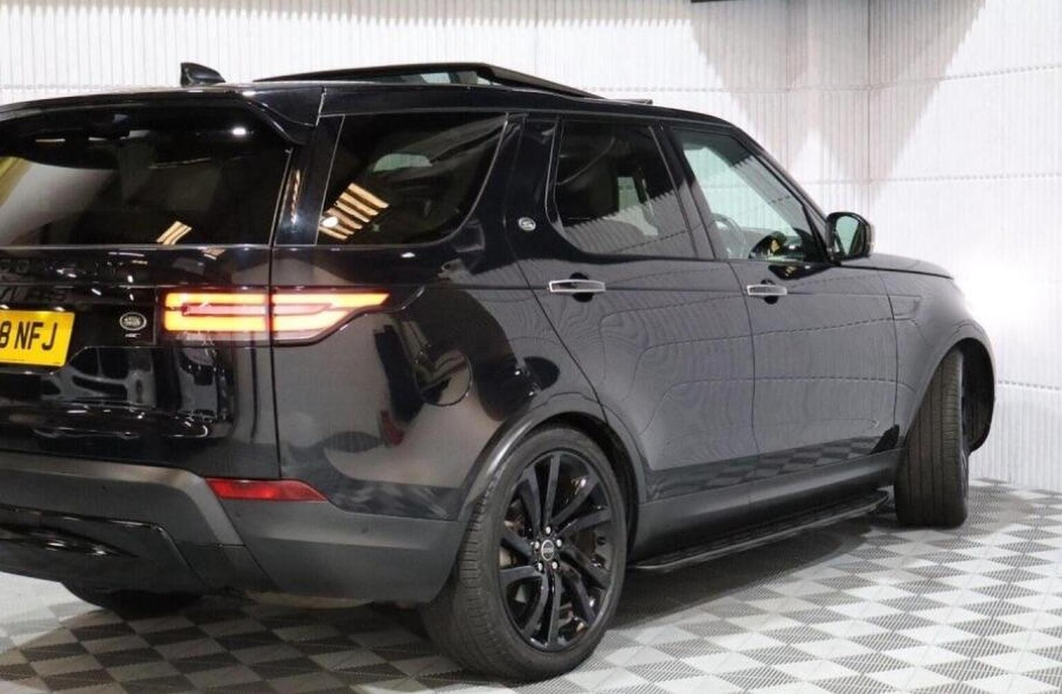 Used Land Rover Discovery 2020 for sale - 76974409: Photo 4