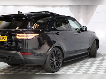 Used Land Rover Discovery 2020 for sale - 76974409: Photo
