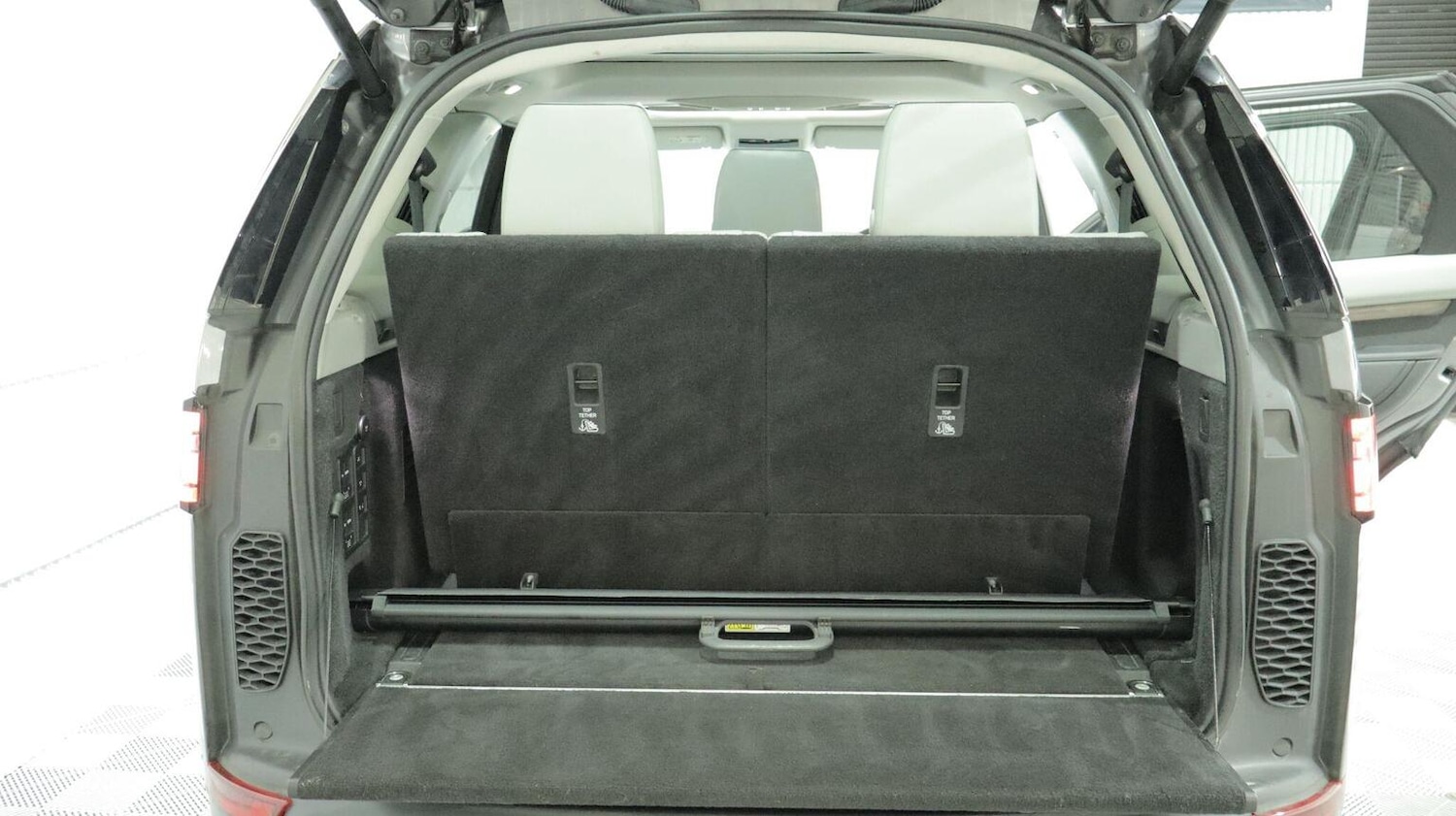 Used Land Rover Discovery 2020 for sale - 77129497: Photo 72