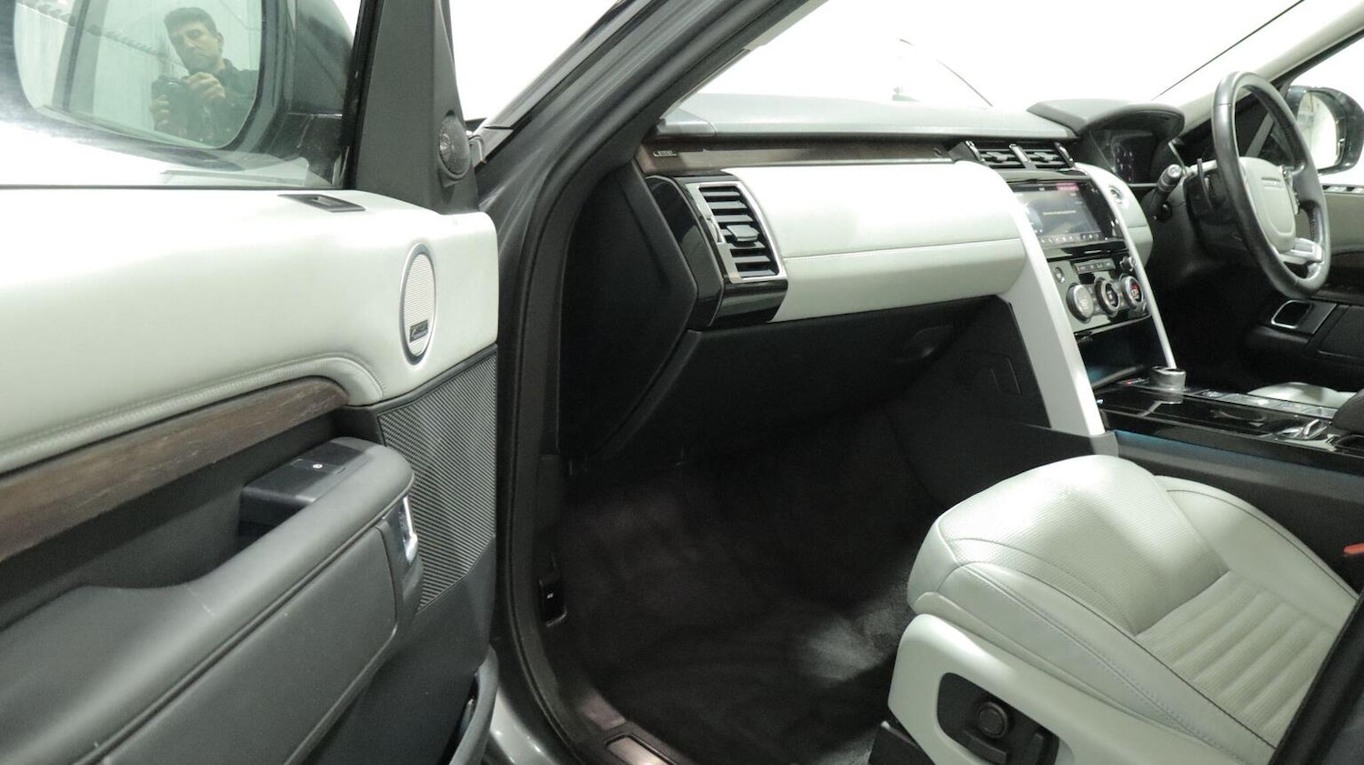 Used Land Rover Discovery 2020 for sale - 77129497: Photo 77