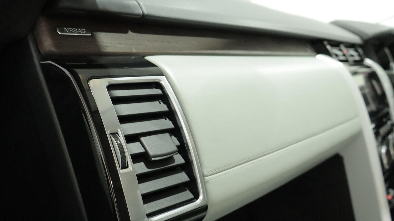 Used Land Rover Discovery 2020 for sale - 77129497: Photo 78